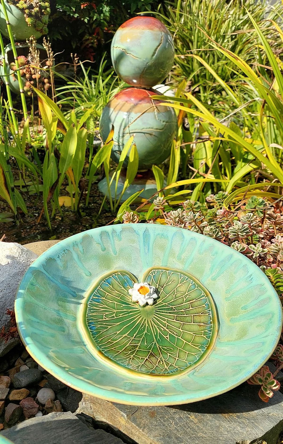 Vögeltränke Lotusteich